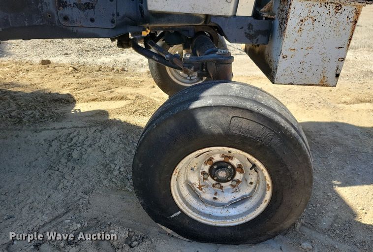 image for item JO9108 White Field Boss 2-85  tractor