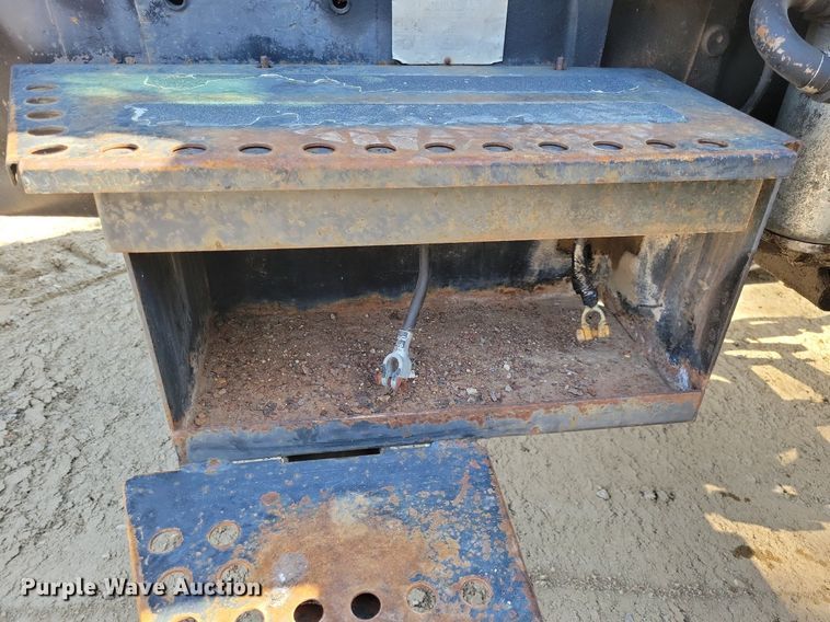 image for item JO9108 White Field Boss 2-85  tractor