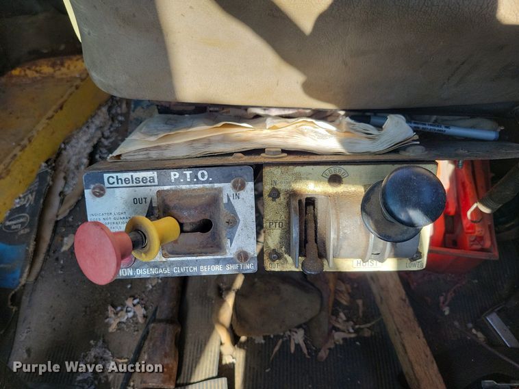 image for item JO9109 1985 Mack R688ST  semi truck