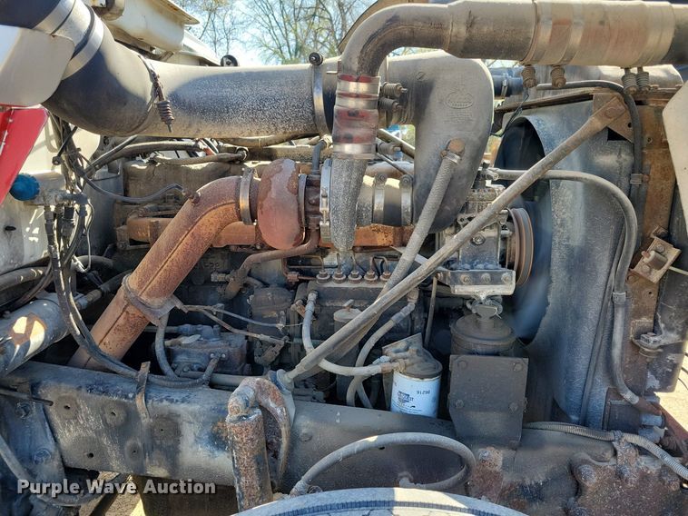image for item JO9109 1985 Mack R688ST  semi truck