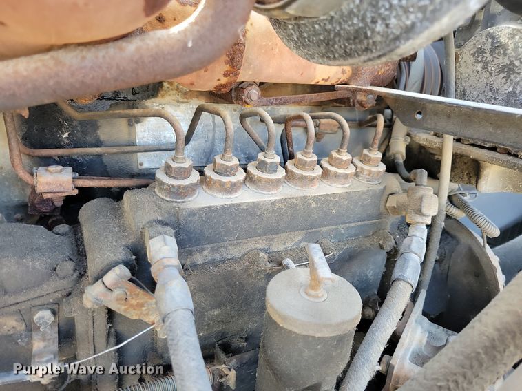 image for item JO9109 1985 Mack R688ST  semi truck