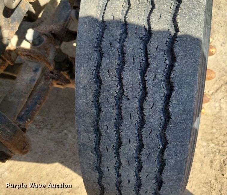 image for item JO9109 1985 Mack R688ST  semi truck