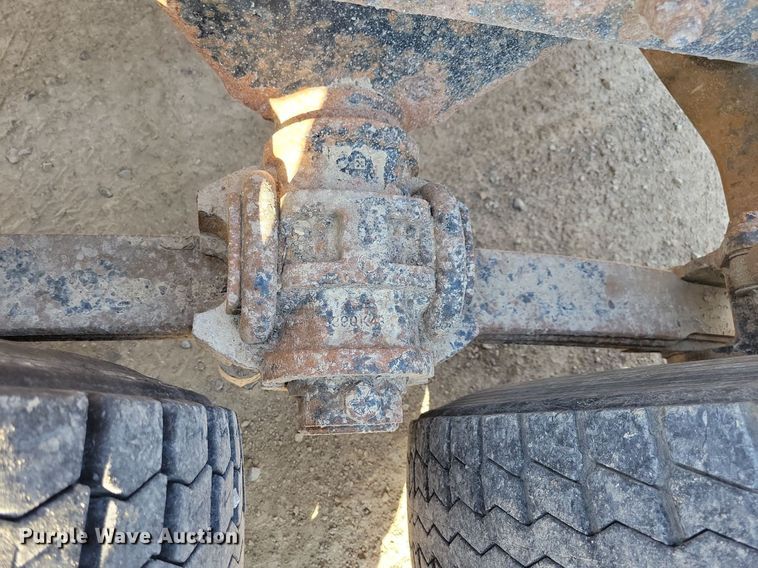 image for item JO9109 1985 Mack R688ST  semi truck