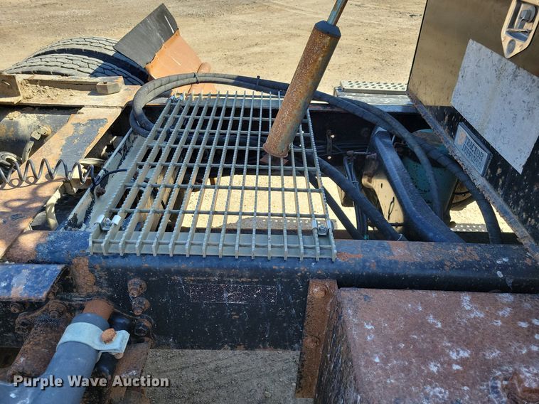 image for item JO9110 1992 White GMC WCA  semi truck