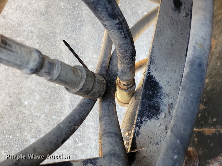 image for item JO9110 1992 White GMC WCA  semi truck