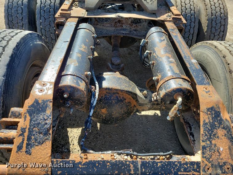 image for item JO9110 1992 White GMC WCA  semi truck