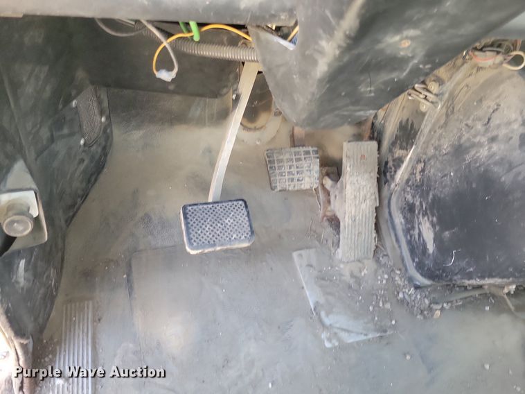 image for item JO9110 1992 White GMC WCA  semi truck