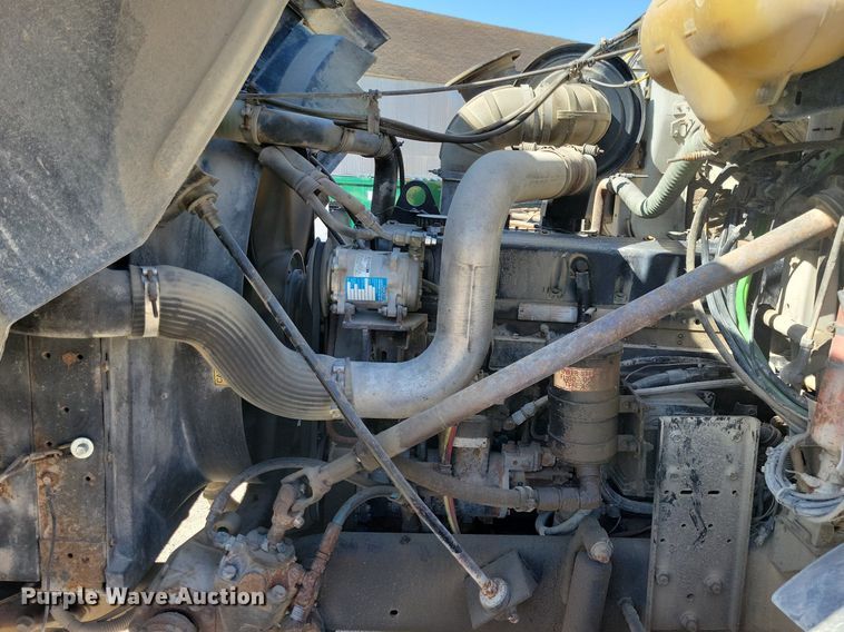 image for item JO9110 1992 White GMC WCA  semi truck