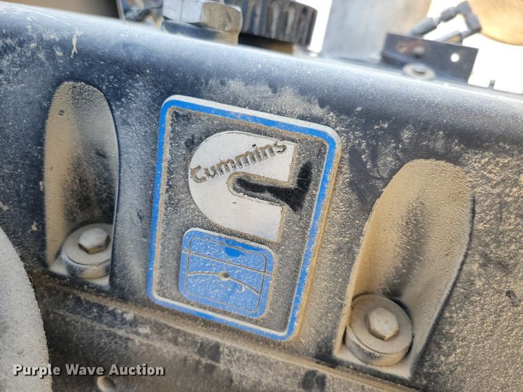 image for item JO9110 1992 White GMC WCA  semi truck