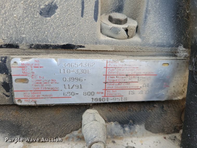 image for item JO9110 1992 White GMC WCA  semi truck