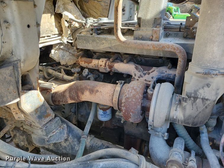 image for item JO9110 1992 White GMC WCA  semi truck