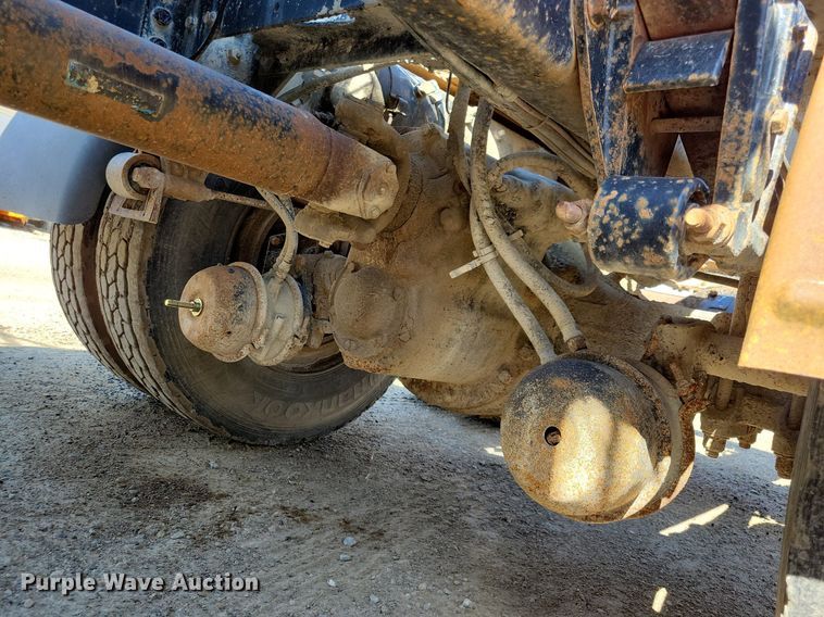 image for item JO9110 1992 White GMC WCA  semi truck