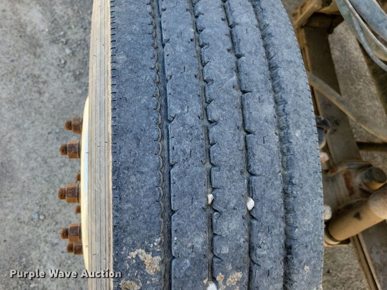 image for item JO9110 1992 White GMC WCA  semi truck