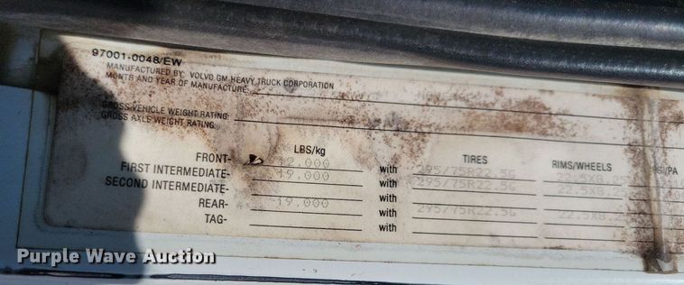 image for item JO9110 1992 White GMC WCA  semi truck