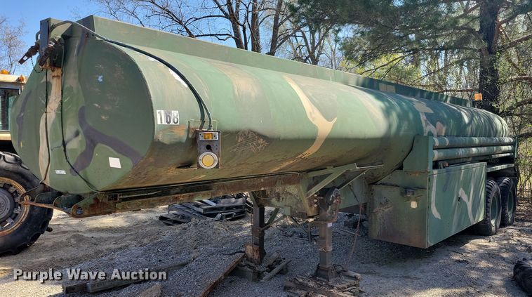 image for item JO9112 1968 Fruehauf  tank trailer