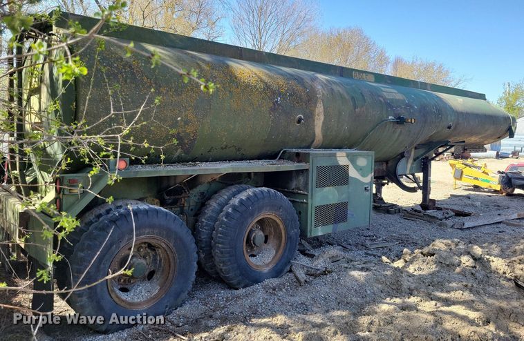 image for item JO9112 1968 Fruehauf  tank trailer
