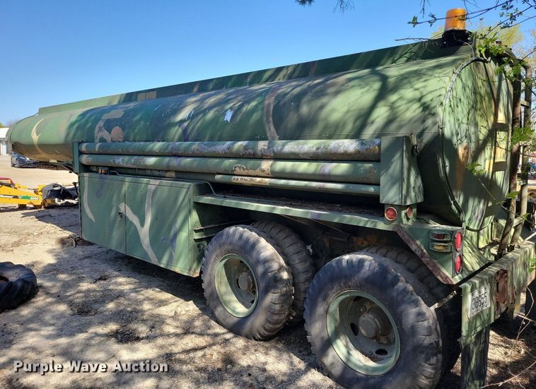 image for item JO9112 1968 Fruehauf  tank trailer