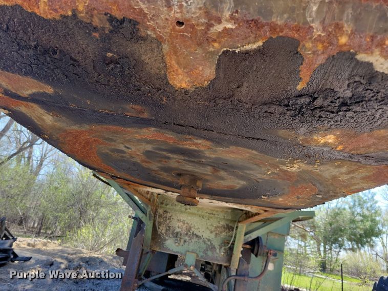 image for item JO9112 1968 Fruehauf  tank trailer