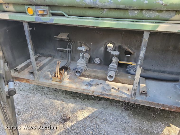 image for item JO9112 1968 Fruehauf  tank trailer