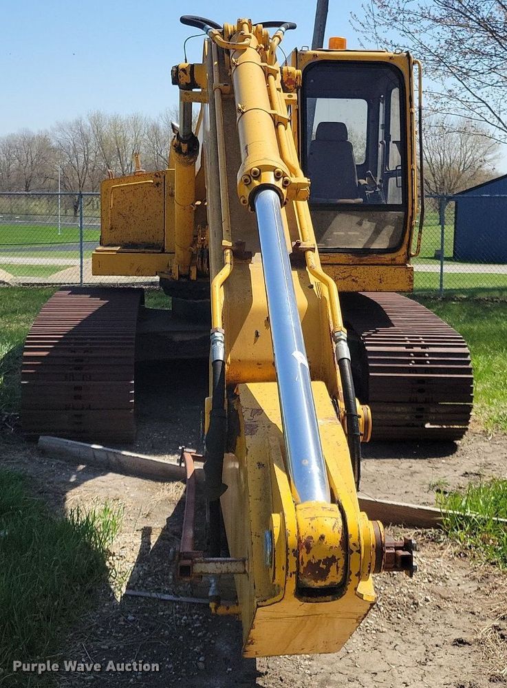 image for item JO9114 1990 John Deere 690D-LC  excavator