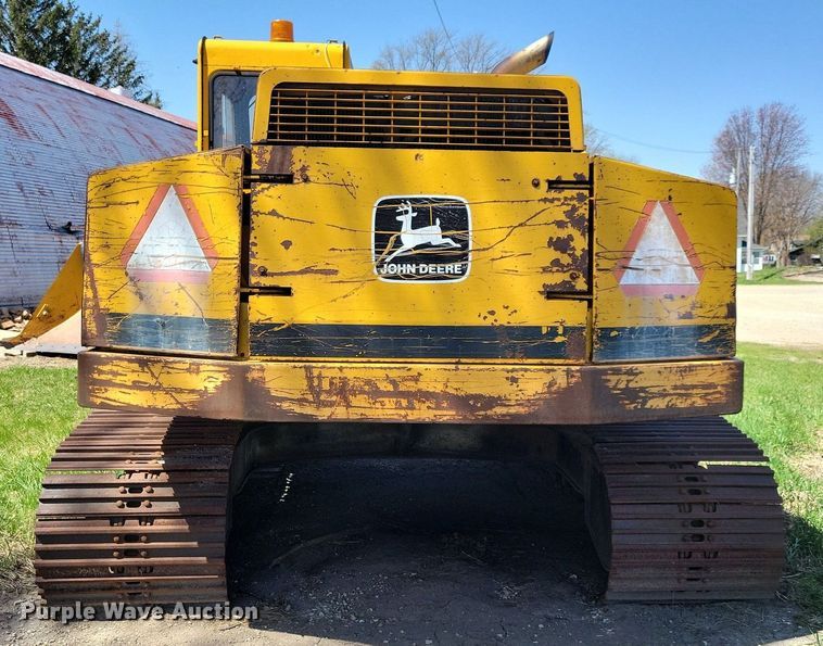 image for item JO9114 1990 John Deere 690D-LC  excavator