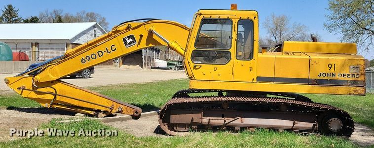 image for item JO9114 1990 John Deere 690D-LC  excavator