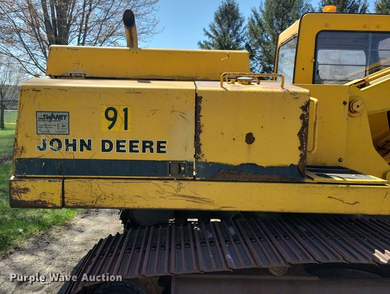 image for item JO9114 1990 John Deere 690D-LC  excavator