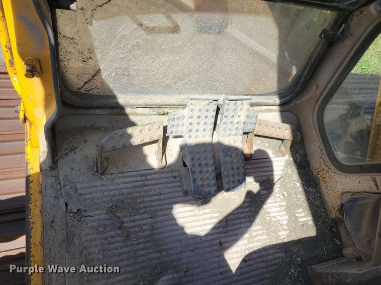 image for item JO9114 1990 John Deere 690D-LC  excavator