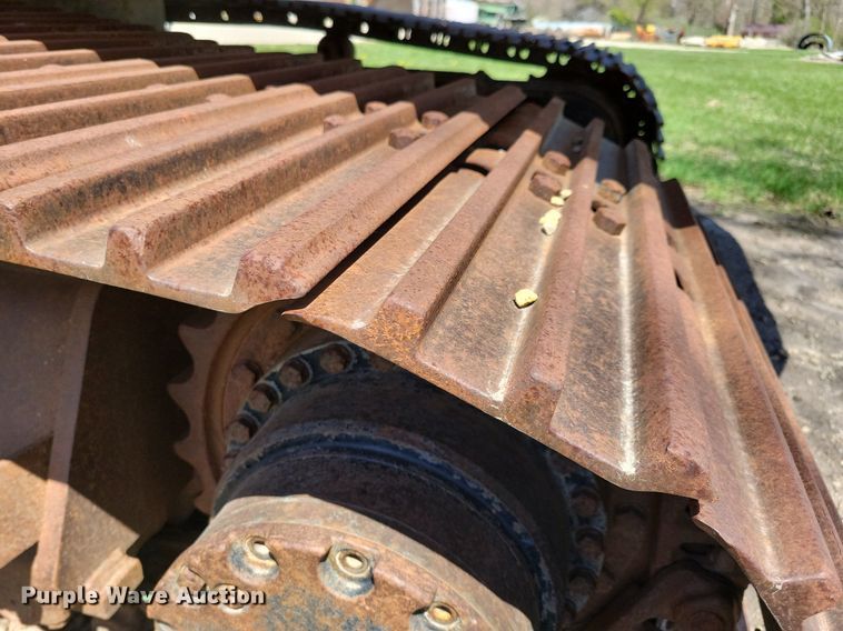 image for item JO9114 1990 John Deere 690D-LC  excavator