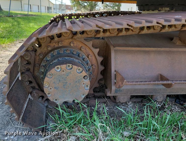 image for item JO9114 1990 John Deere 690D-LC  excavator