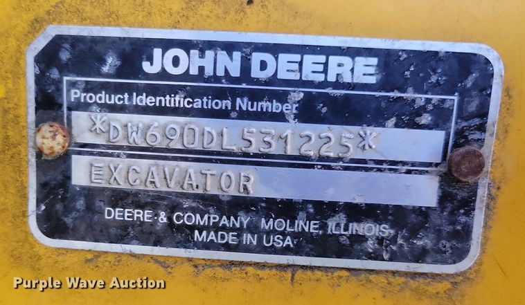 image for item JO9114 1990 John Deere 690D-LC  excavator