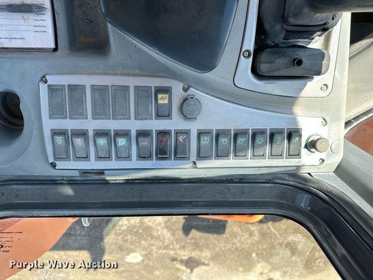 image for item KL9099 2008 Doosan DL400  wheel loader