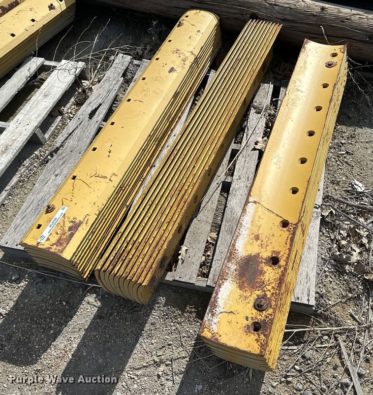 (30) 5' motor grader blades in Phillipsburg, KS Item KL9100 sold