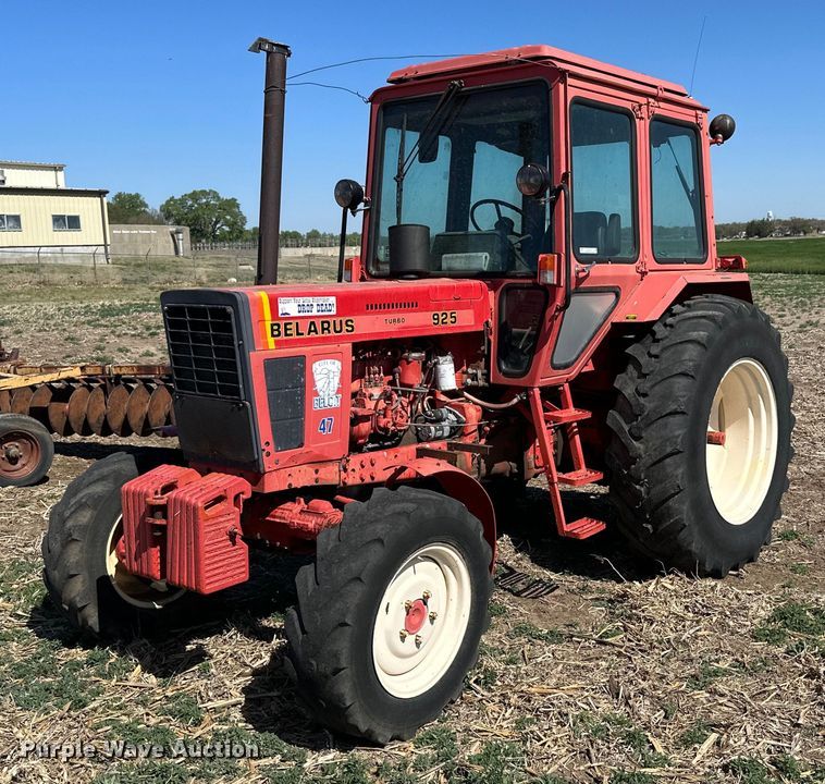 image for item KL9132 Belarus 925  tractor