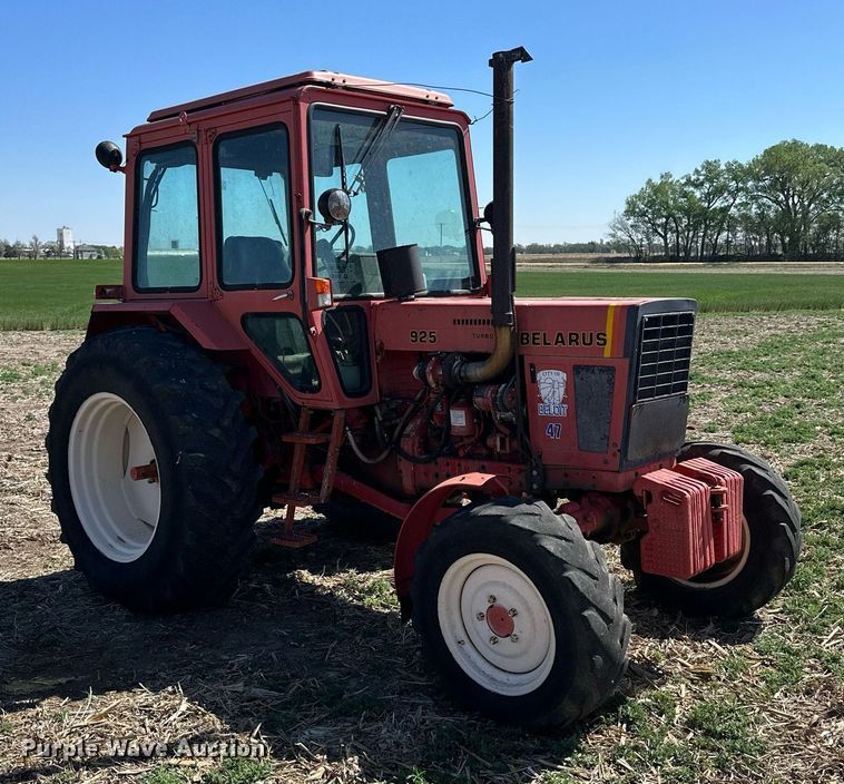 image for item KL9132 Belarus 925  tractor