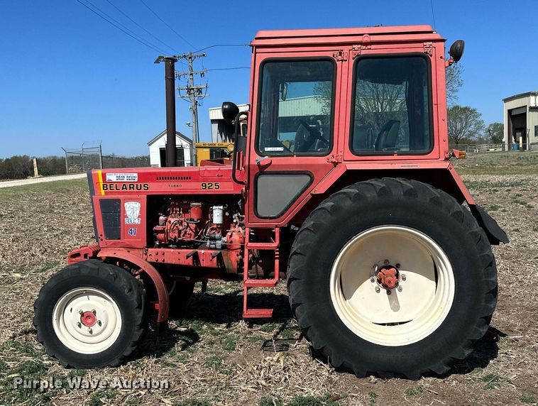 image for item KL9132 Belarus 925  tractor