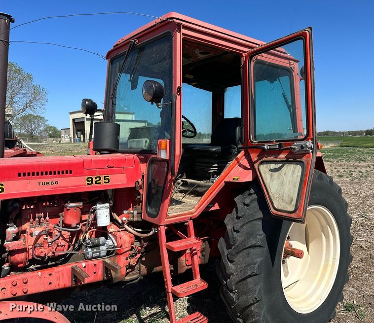 image for item KL9132 Belarus 925  tractor