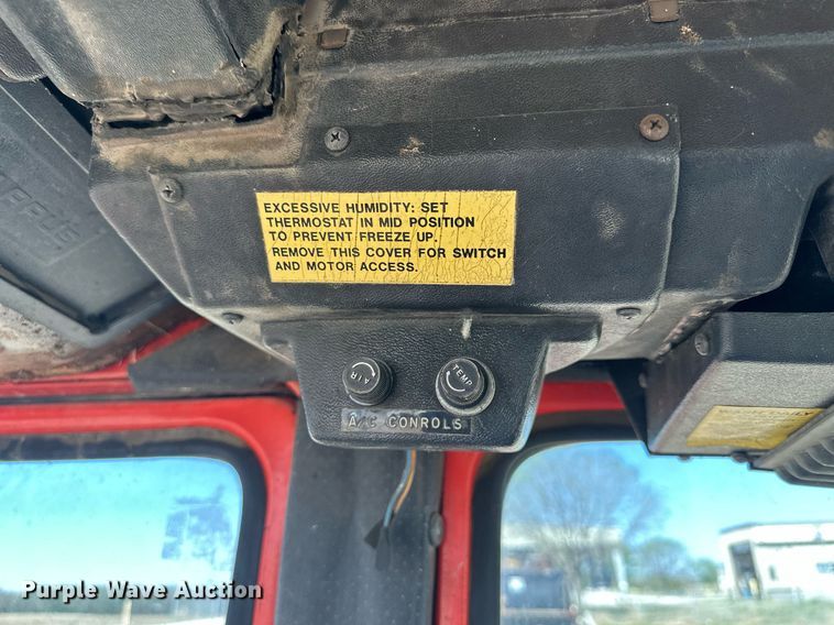 image for item KL9132 Belarus 925  tractor