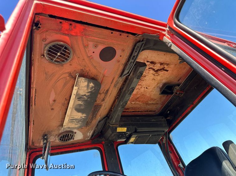 image for item KL9132 Belarus 925  tractor