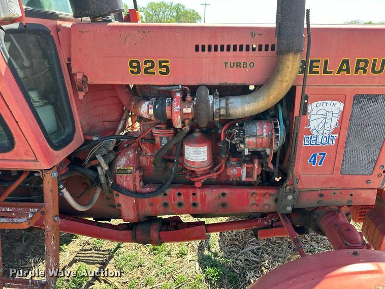 image for item KL9132 Belarus 925  tractor