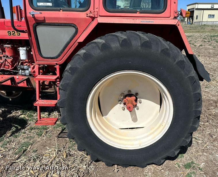 image for item KL9132 Belarus 925  tractor