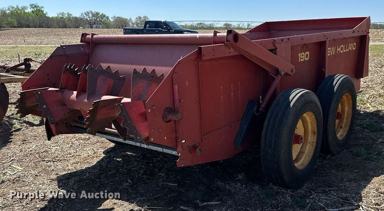 image for item KL9133 New Holland 190  manure spreader