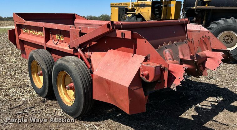 image for item KL9133 New Holland 190  manure spreader
