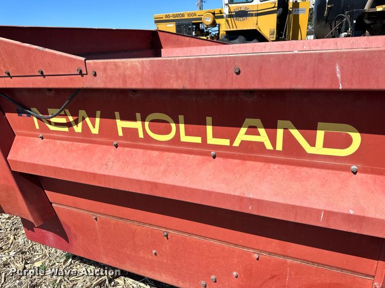 image for item KL9133 New Holland 190  manure spreader