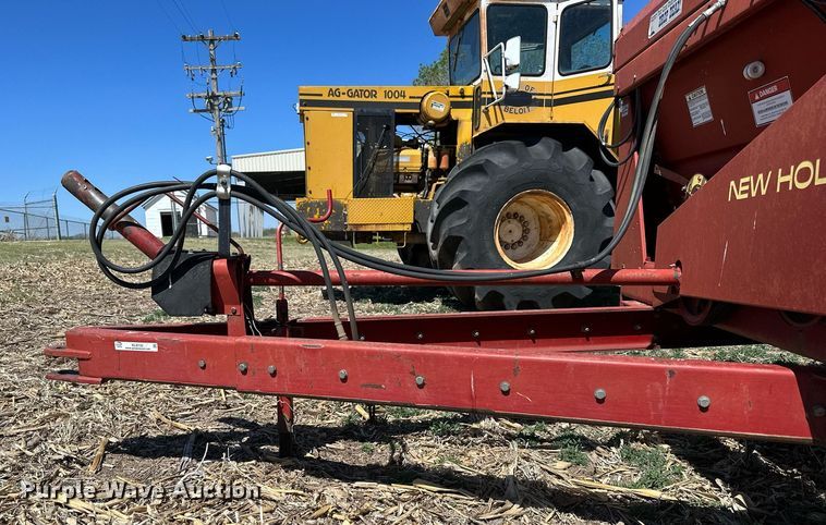 image for item KL9133 New Holland 190  manure spreader