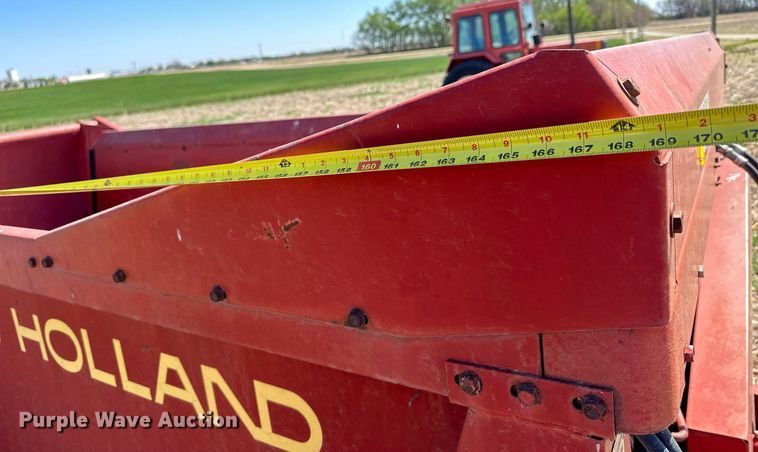 image for item KL9133 New Holland 190  manure spreader