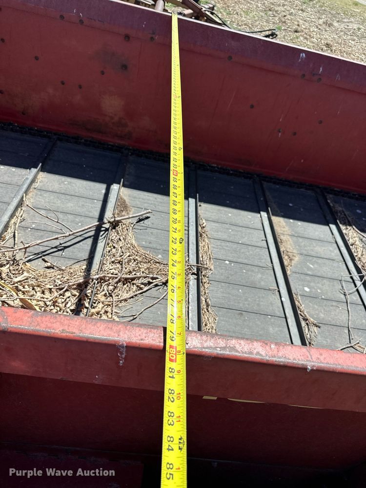 image for item KL9133 New Holland 190  manure spreader