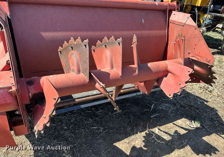 image for item KL9133 New Holland 190  manure spreader