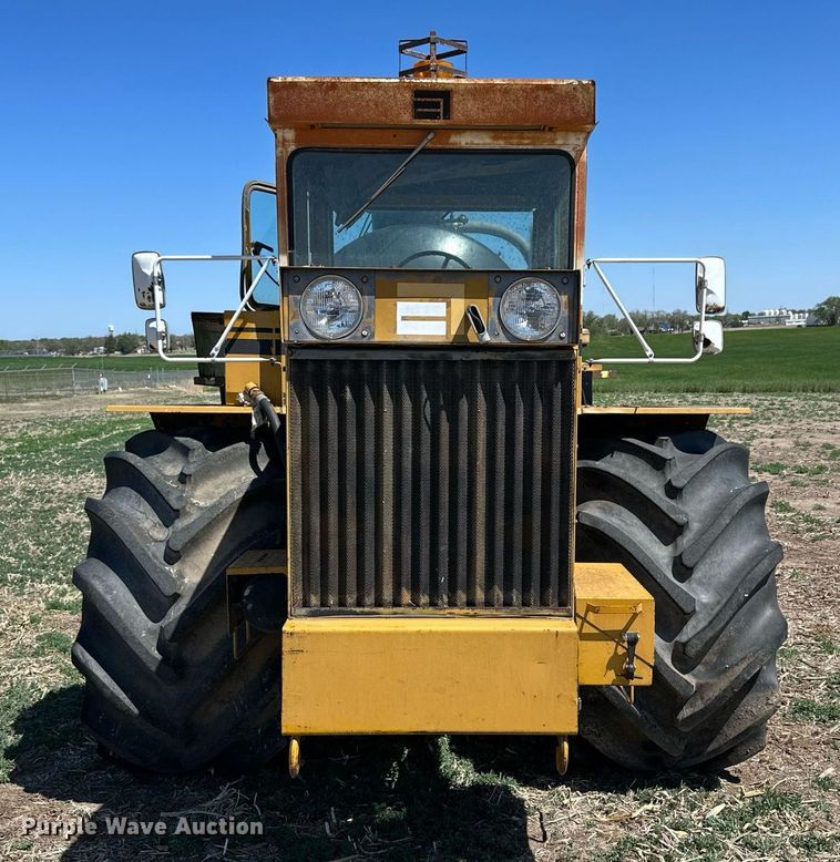 image for item KL9134 AG- Gator 1004  manure spreader truck