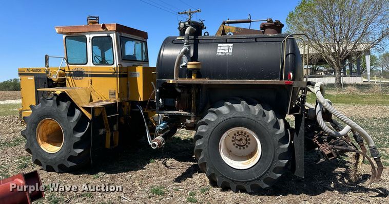 image for item KL9134 AG- Gator 1004  manure spreader truck